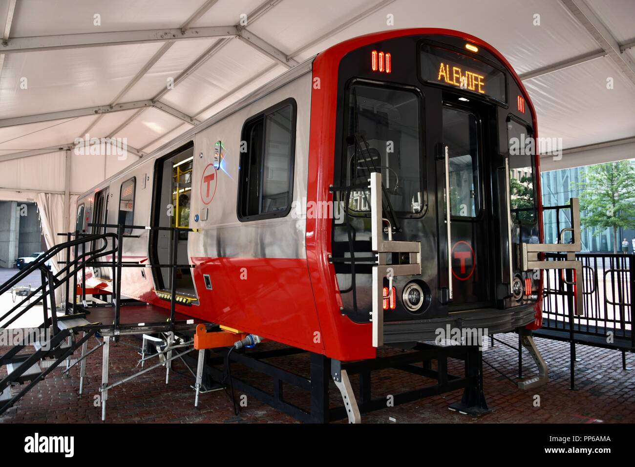 Prototyp MBTA Red Line Auto auf Anzeige in Boston hergestellt von Crrc Stockfoto