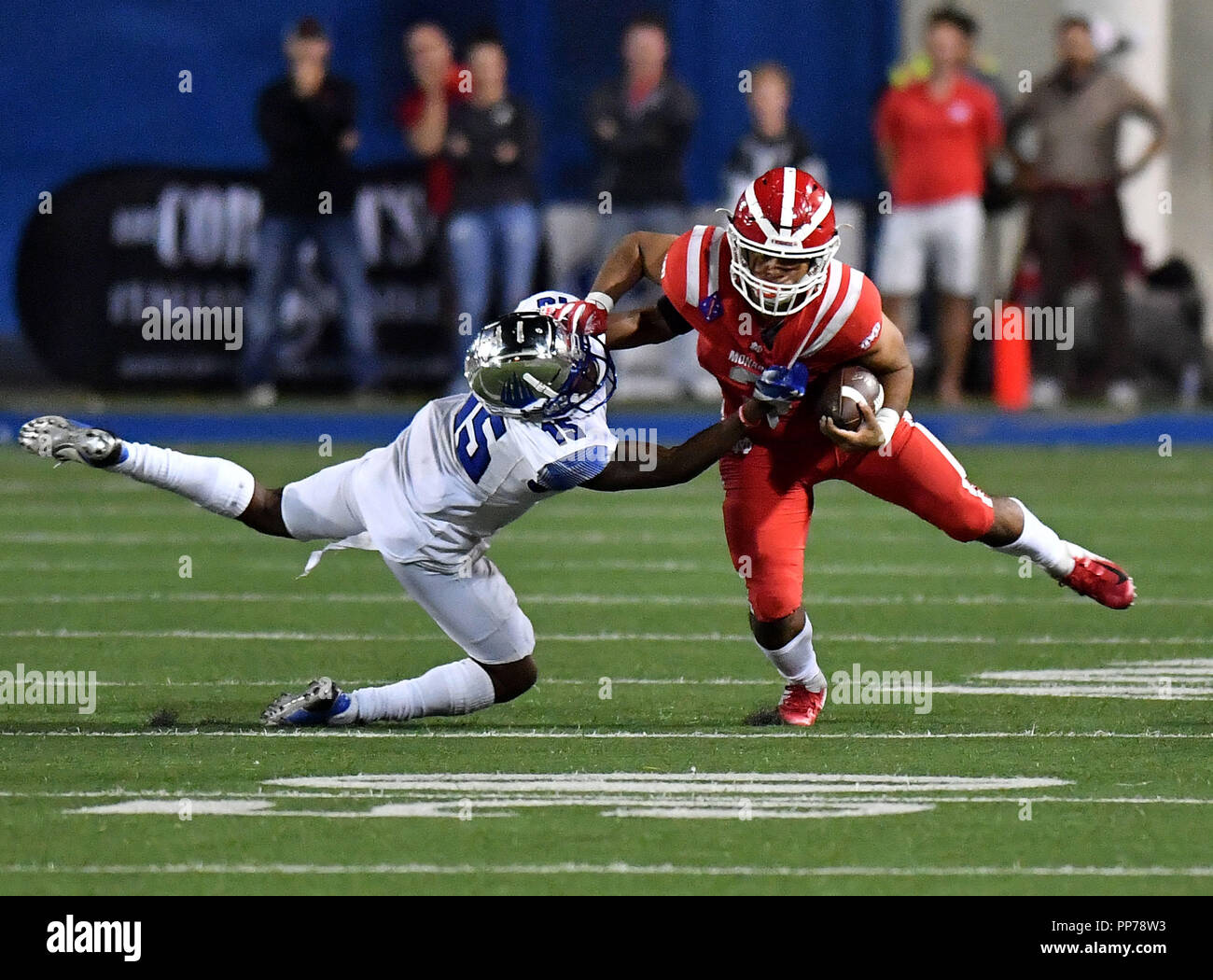 Santa Ana, CA. 21 Sep, 2018. Mater Dei Monarchen Bru Mccoy #5 läuft in der ersten Hälfte der Vorbereitung Fußball Spiel Mater Dei High School vs IMG Academy Aufsteigern, in Santa Ana, Kalifornien. Foto © Louis Lopez/Moderne Exposition/Cal Sport Media/Alamy leben Nachrichten Stockfoto