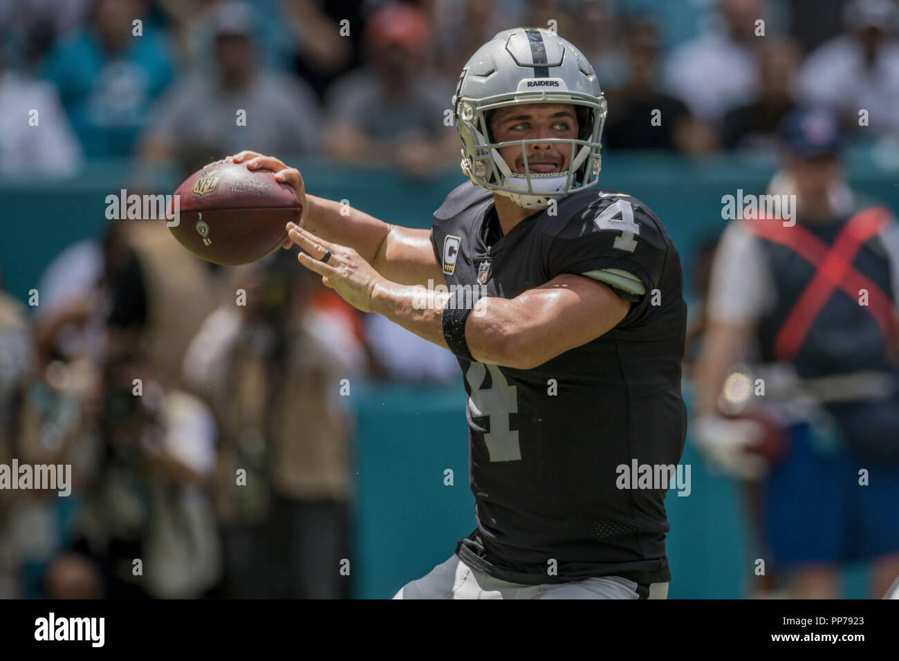 Miami, Florida, USA. 23 Sep, 2018. 4 Derek Carr während der Miami Dolphins v Oakland Raiders am 23 September, 2018 Credit: Dalton Hamm/ZUMA Draht/Alamy leben Nachrichten Stockfoto