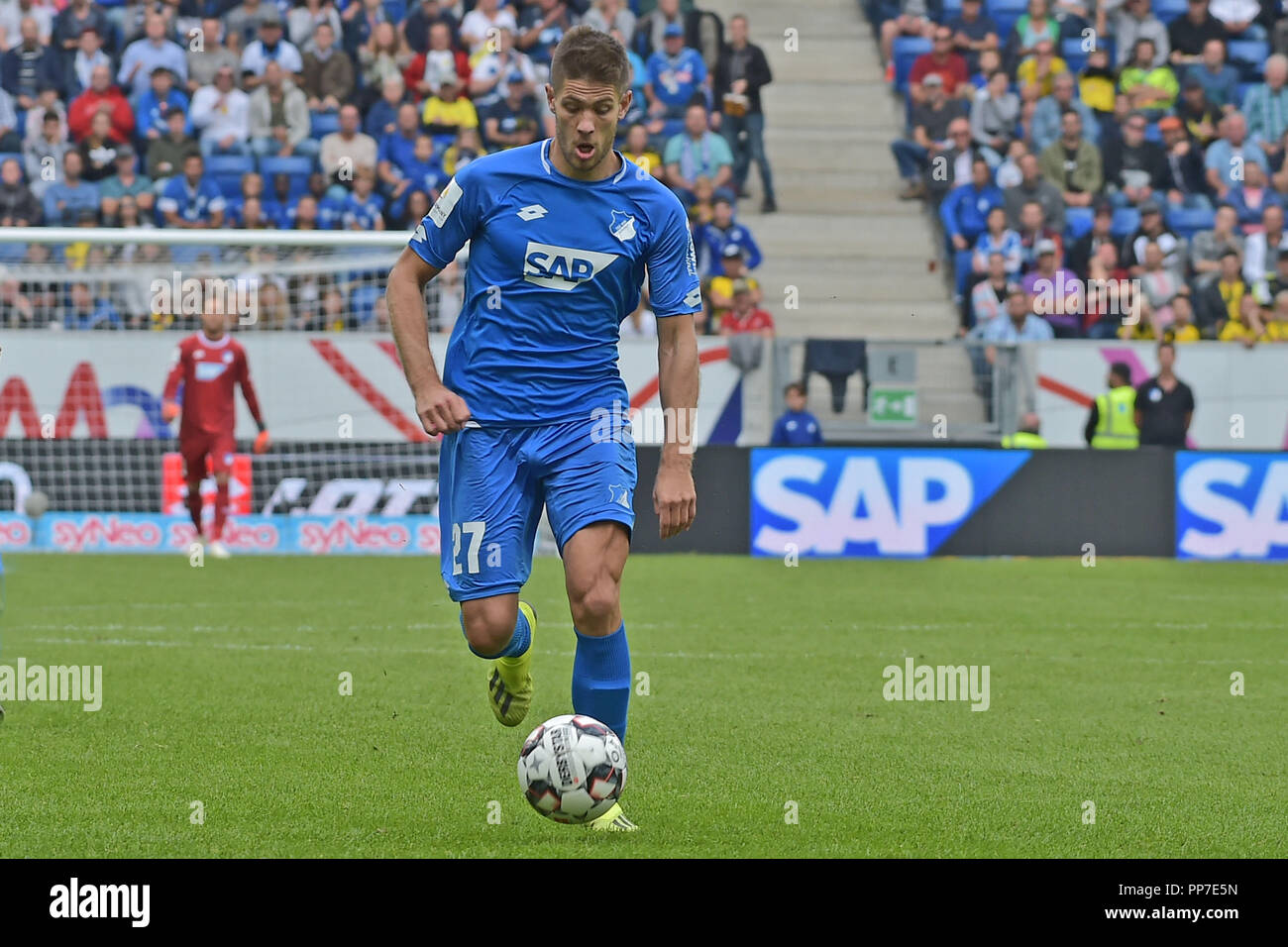 Hoffenheim, Deutschland 22. September 2018: 1. BL-18/19 - TSG Hoffenheim 1899 gegen Deutschland. Bor. Dortmund Andrej Kramaric (Hoffenheim) handeln. Einzelnes Bild. mit Kugel DFL-Bestimmungen verbieten die Verwendung von Fotografien als Bildsequenzen und/oder quasi-Video. | Verwendung weltweit Stockfoto