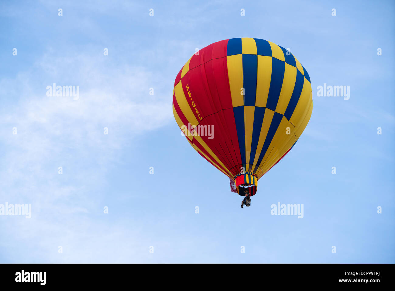 Das Aufstellen von Heißluftballons am 28 Warsteiner Internationale Montgolfiade, 2018 in Warstein, Deutschland, für den letzten Massenstart der WIM, 126 Stockfoto