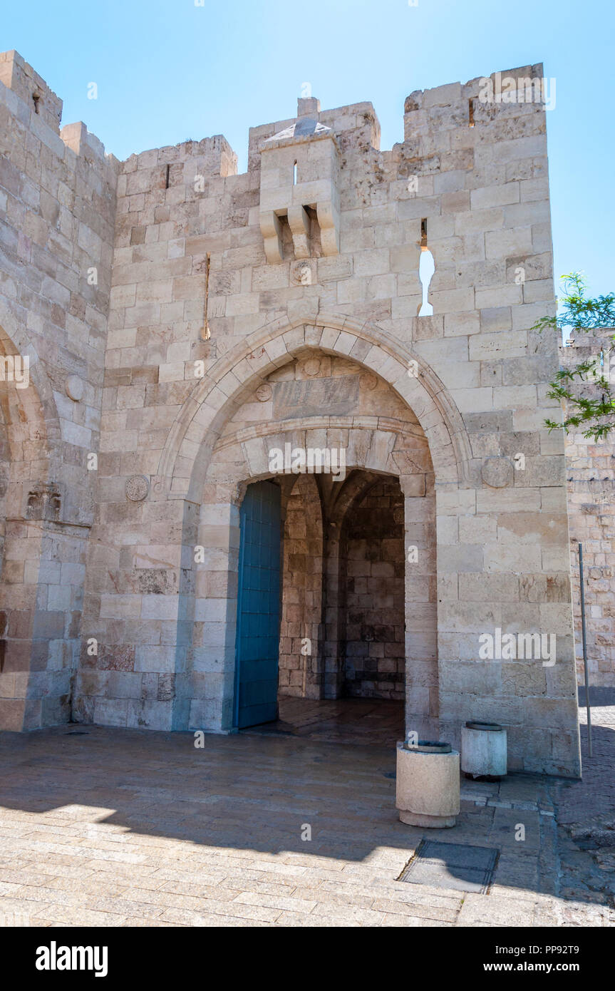 Der Haupteingang der alten Stadt ist die Jaffa Gate, von Suleiman im Jahre 1538 erbaut wurde. Den Namen in Arabisch, Bab el-Halil oder Hebron Gate, bedeutet, dass die B Stockfoto