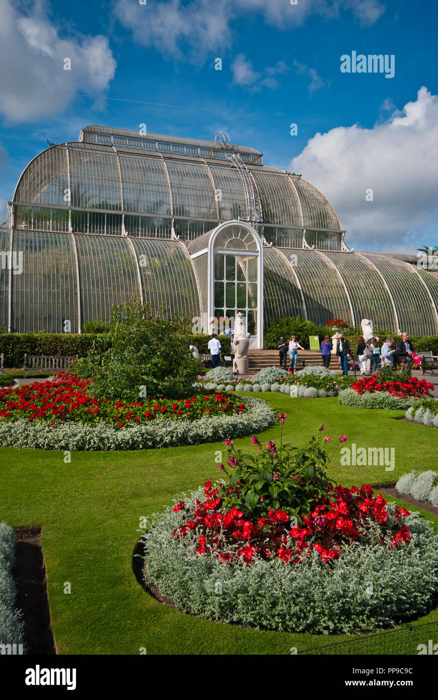 Das Palm House in den Royal Botanic Gardens, Kew Gardens London England Großbritannien Stockfoto