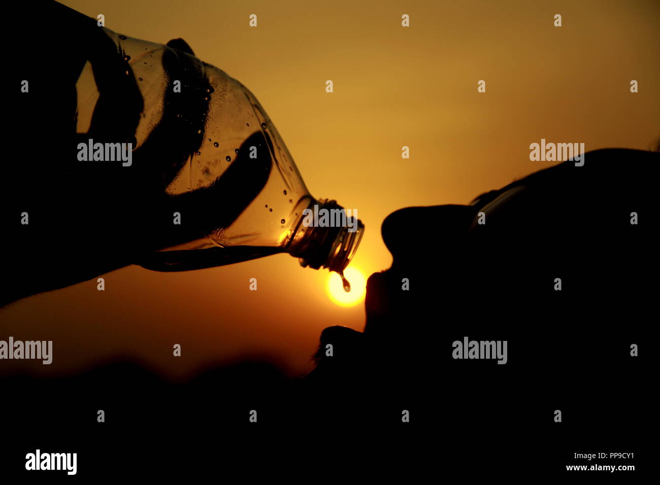 Ein Tropfen der letzte Wasser Stockfoto