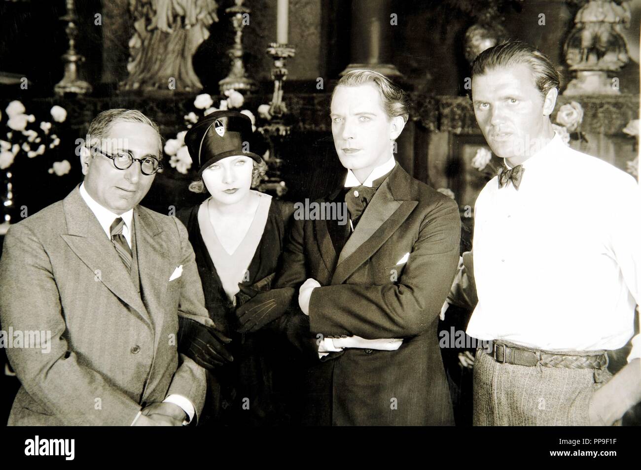 GARBO, GRETA. ACTRIZ SUECA. ESTOCOLMO 1905 - 1990. De Los ESTUDIOS M-G-M JUNTO A LOUIS MAYER, LARS HANSON Y Svend Gade. Stockfoto