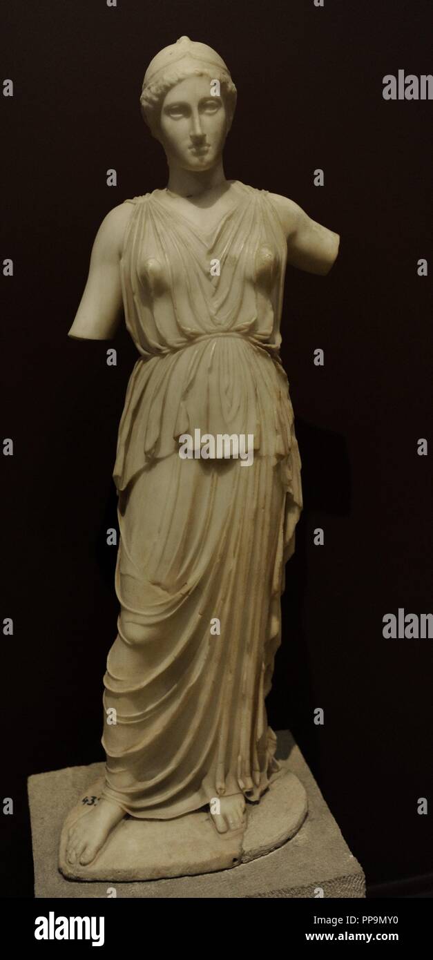 Statue der Göttin Athene. Römische Kopie eines Originals aus dem 5. Jahrhundert v. Chr.. Marmor. Von Leptis Magna. Archäologische Museum. Istanbul. Die Türkei. Stockfoto