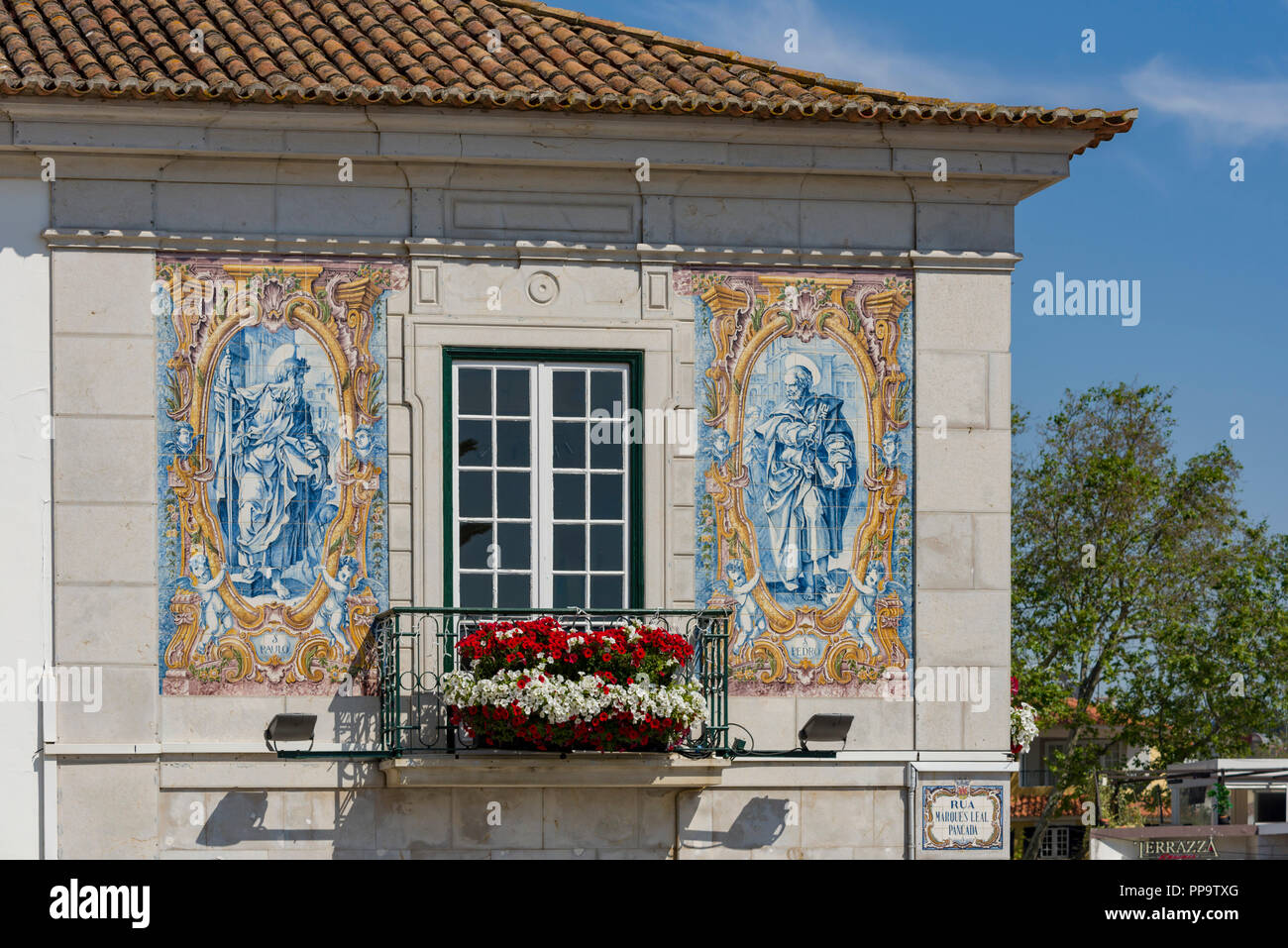 Cascais, Portugal, das Rathaus mit Azulejos Stockfoto