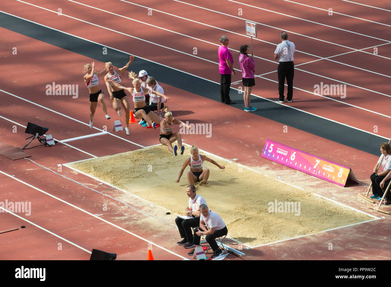 Zeitraffer von Verena Mayr (Preiner), die im Weitsprung während des Heptathlon bei den Londoner IAAF-Weltmeisterschaften 2017 antrat Stockfoto