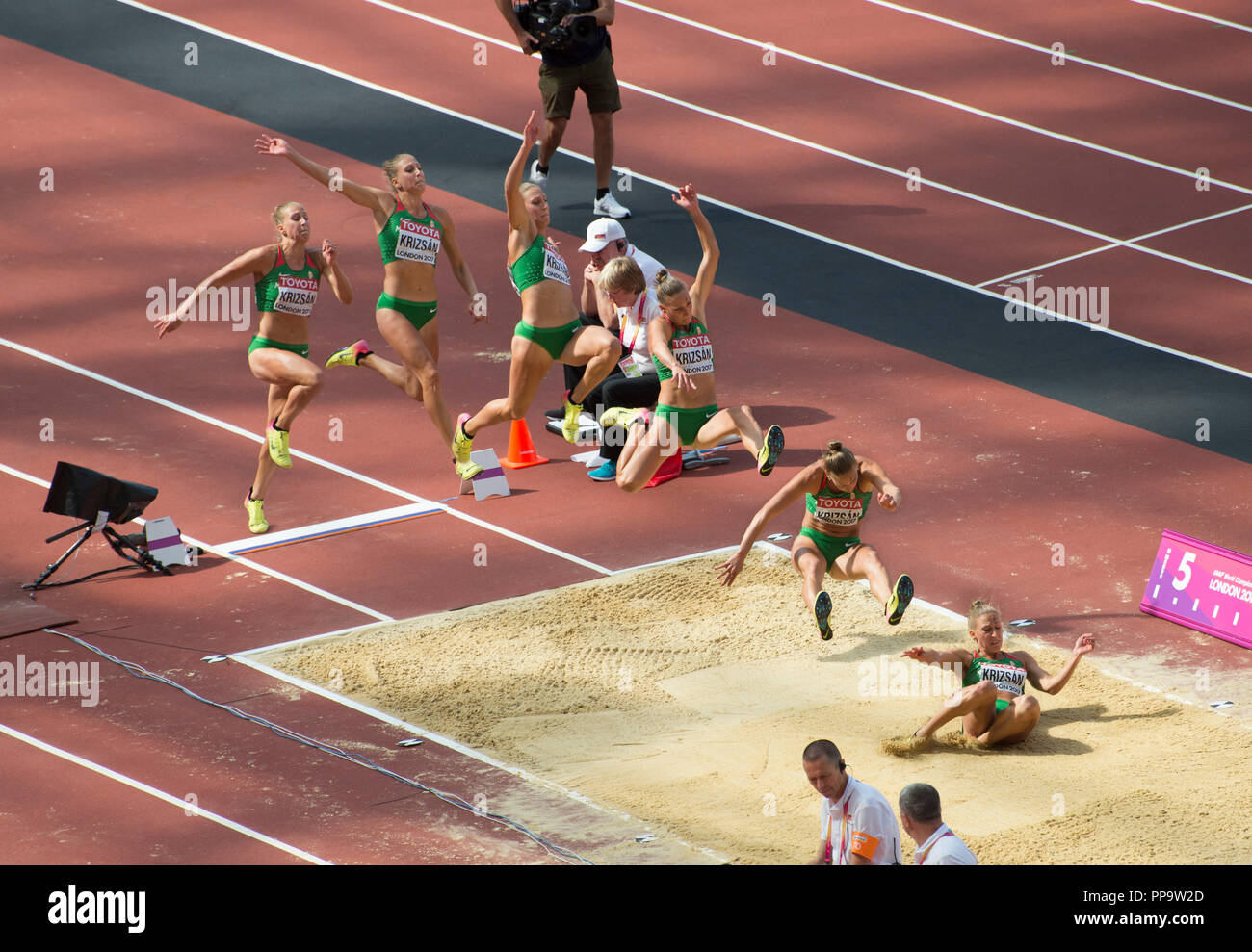 Zeitraffer von Xénia KRIZSÁN, der im Weitsprung während des Heptathlon bei den Londoner IAAF-Weltmeisterschaften 2017 antrat Stockfoto