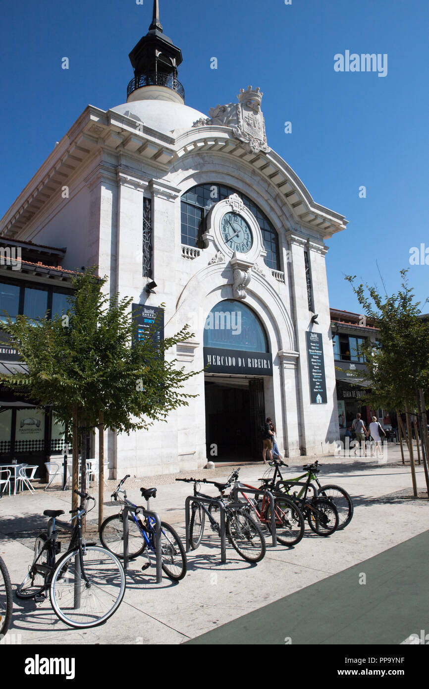 Lissabon, Portugal, Mercado da Ribeira am Cais do Sodré. Eingang Stockfoto