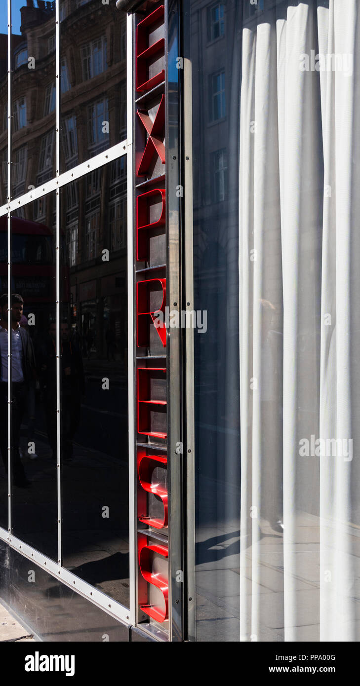 Detail der Zeichen, der Daily Express Gebäude (120 Fleet Street) Denkmalgeschützte Gebäude, London, England, Großbritannien Stockfoto
