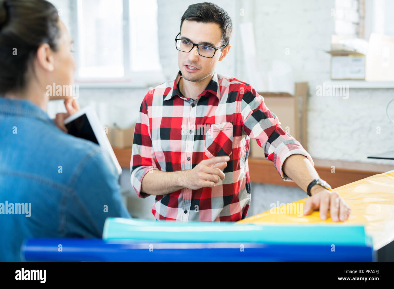 Kommunikation Mitarbeiter der modernen Typografie Stockfoto