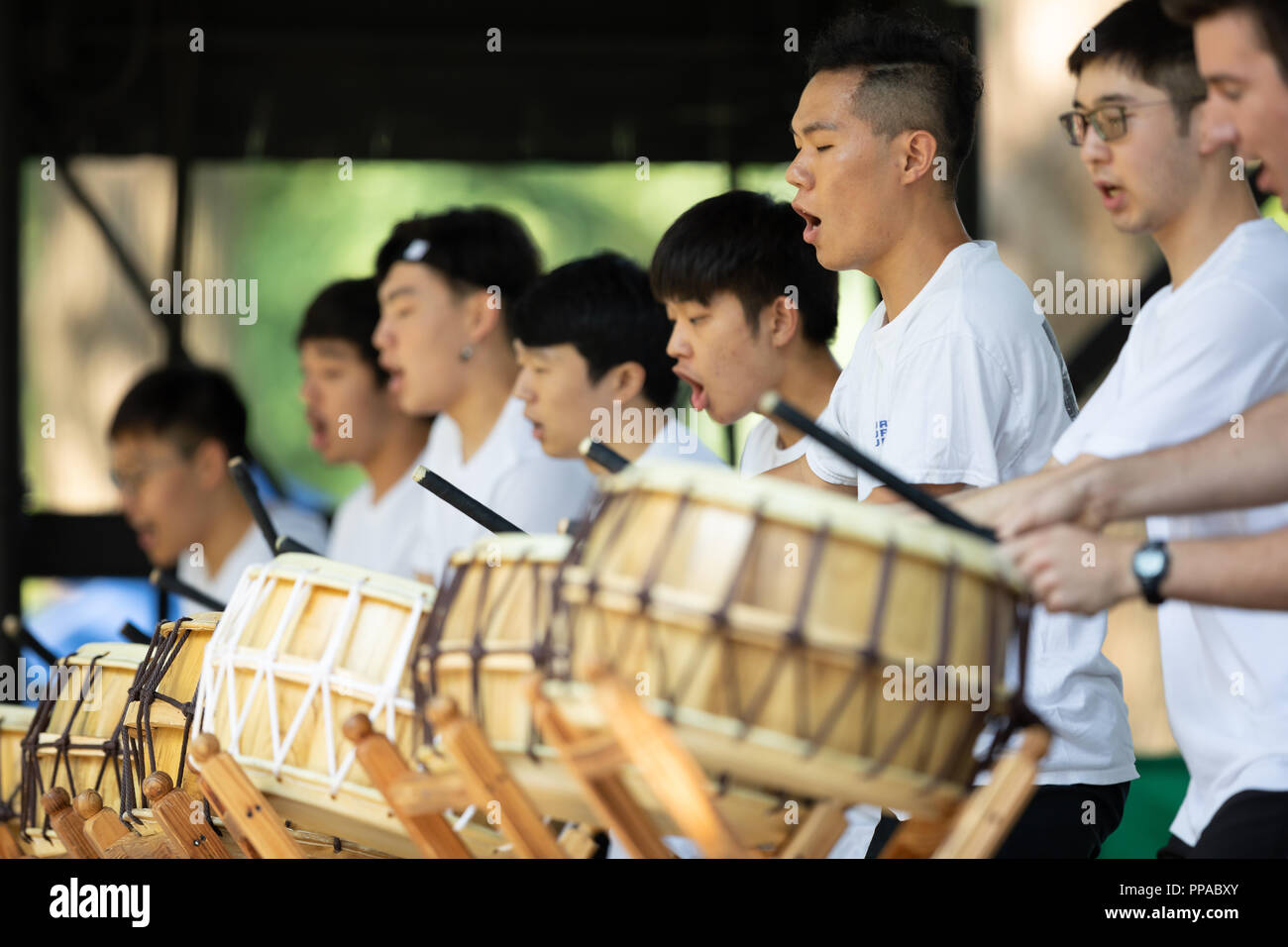 Koreanische Musik Stockfotos Und Bilder Kaufen Alamy