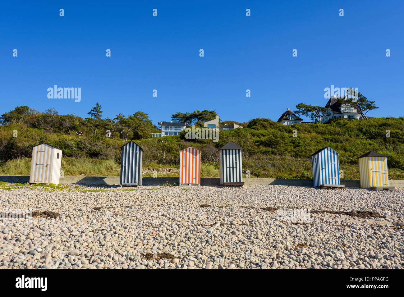 Bunte Beach Cabins, Vejby Strand, Vejby, Gribskov Kommune, Hovedstaden, Kattegat, Seeland, Dänemark Stockfoto