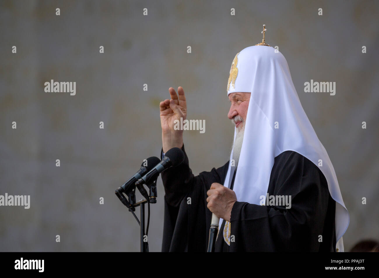 Patriarch Kyrill von Moskau und Allrussischen spricht von der Bühne ein Konzert Kennzeichnung der 1025Th Jahrestag der Annahme des Christentums von Kiewer Stockfoto