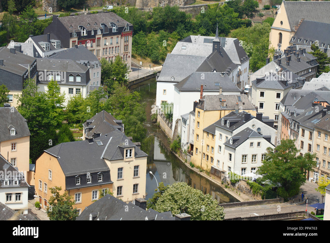 Häuser, das Tal der Alzette, die Unterstadt Grund, der Stadt Luxemburg, Luxemburg, Europa ich Häuser, Tal der Alzette, Unterstadt Grund, Luxemburg-Stadt, L Stockfoto