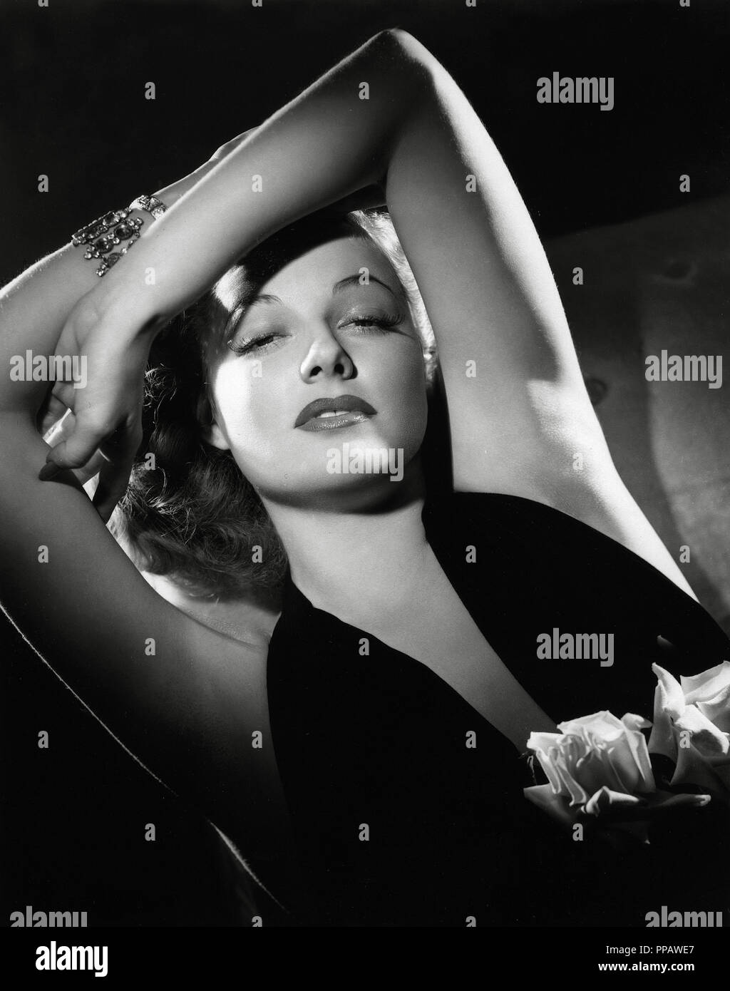 Ann Sheridan, (ca. 1939) Foto von George Hurrell Datei Referenz # 33636 720 THA Stockfoto