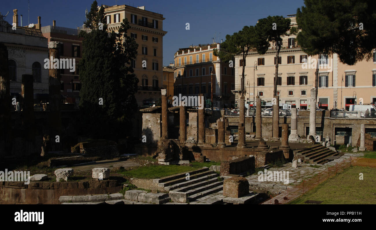 Italien. Rom. Heiligen Bereich des Largo di Torre Argentina. Tempel ein Jutuna gewidmet. Durch Gaius Lutatius Catulus gebaut. 3. Jahrhundert v. Chr.. Erste, der Tempel B. 2. vorchristlichen Jahrhundert. Gebaut von Quintus Lutatius Catulus (149-87 v. Chr.). Stockfoto