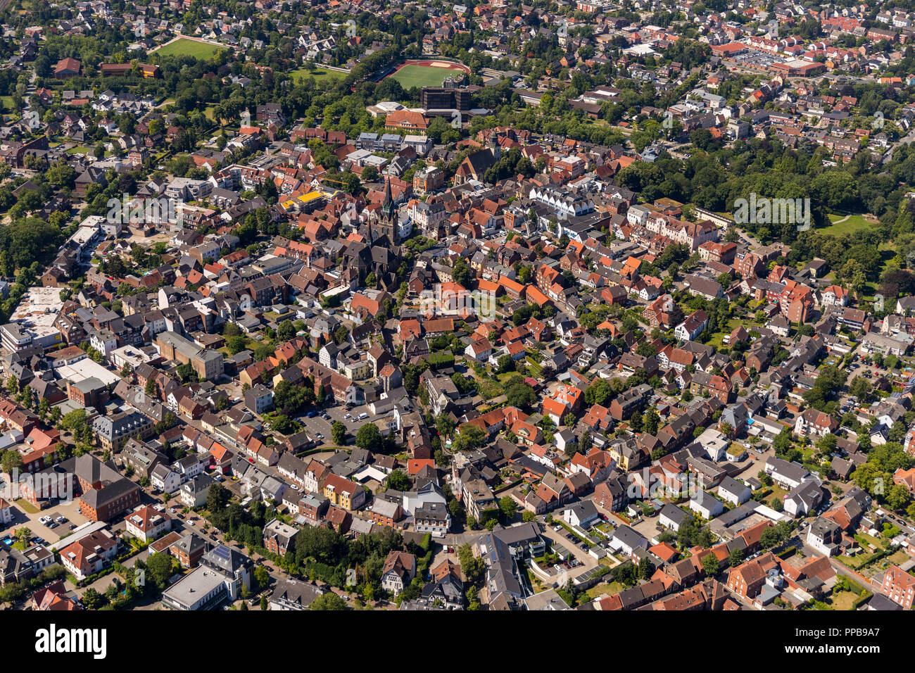 Luftaufnahme, Blick auf die Stadt Ahlen, Ruhrgebiet, Nordrhein-Westfalen, Deutschland Stockfoto