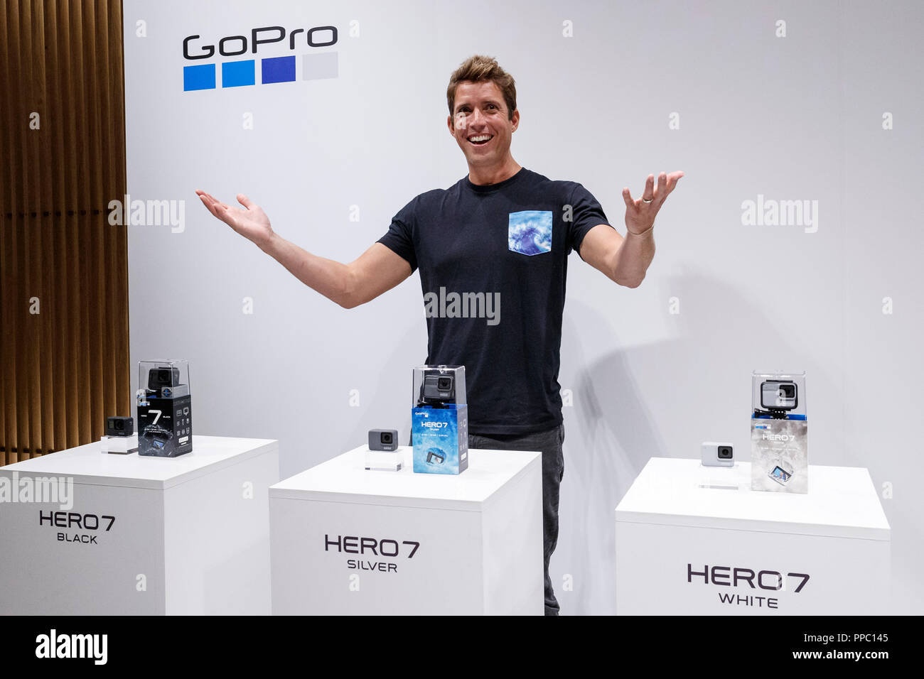 Tokio, Japan. 25. Sep 2018. GoPro CEO Nick Woodman posiert für die Kameras  während der Präsentation des Unternehmens neue Held7 Schwarz Kamera am 25.  September 2018, Tokio, Japan. Der neue Held 7