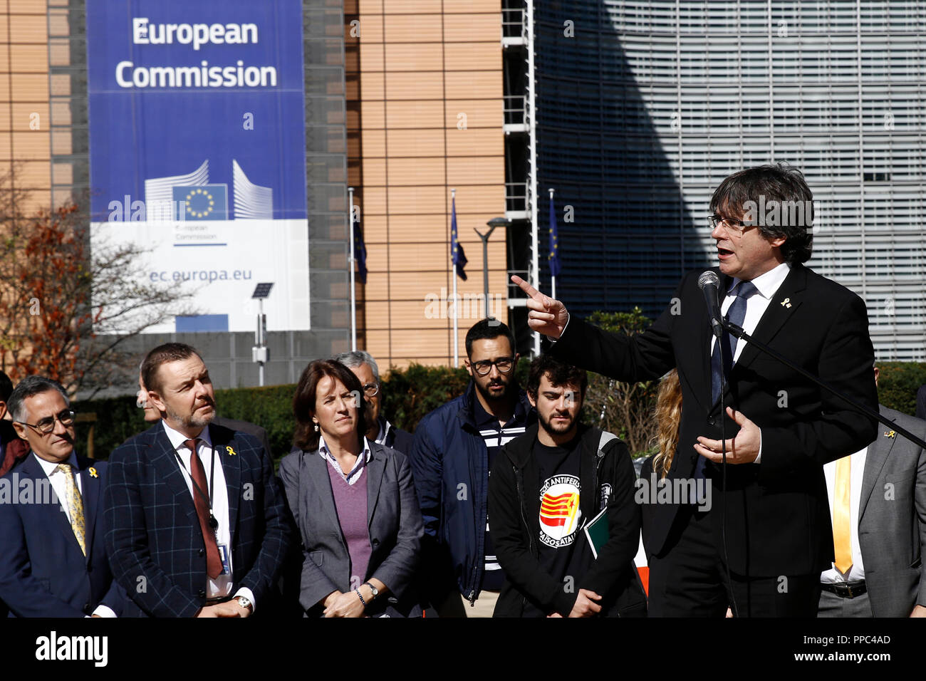 Brüssel, Belgien. 25. Sep 2018. Der ehemalige Präsident der Generalitat von Katalonien, Carles Puigdemont in einem Protest der Unterstützung verhaftet Mitglieder der ehemaligen katalanische Regierung besucht. Alexandros Michailidis/Alamy leben Nachrichten Stockfoto