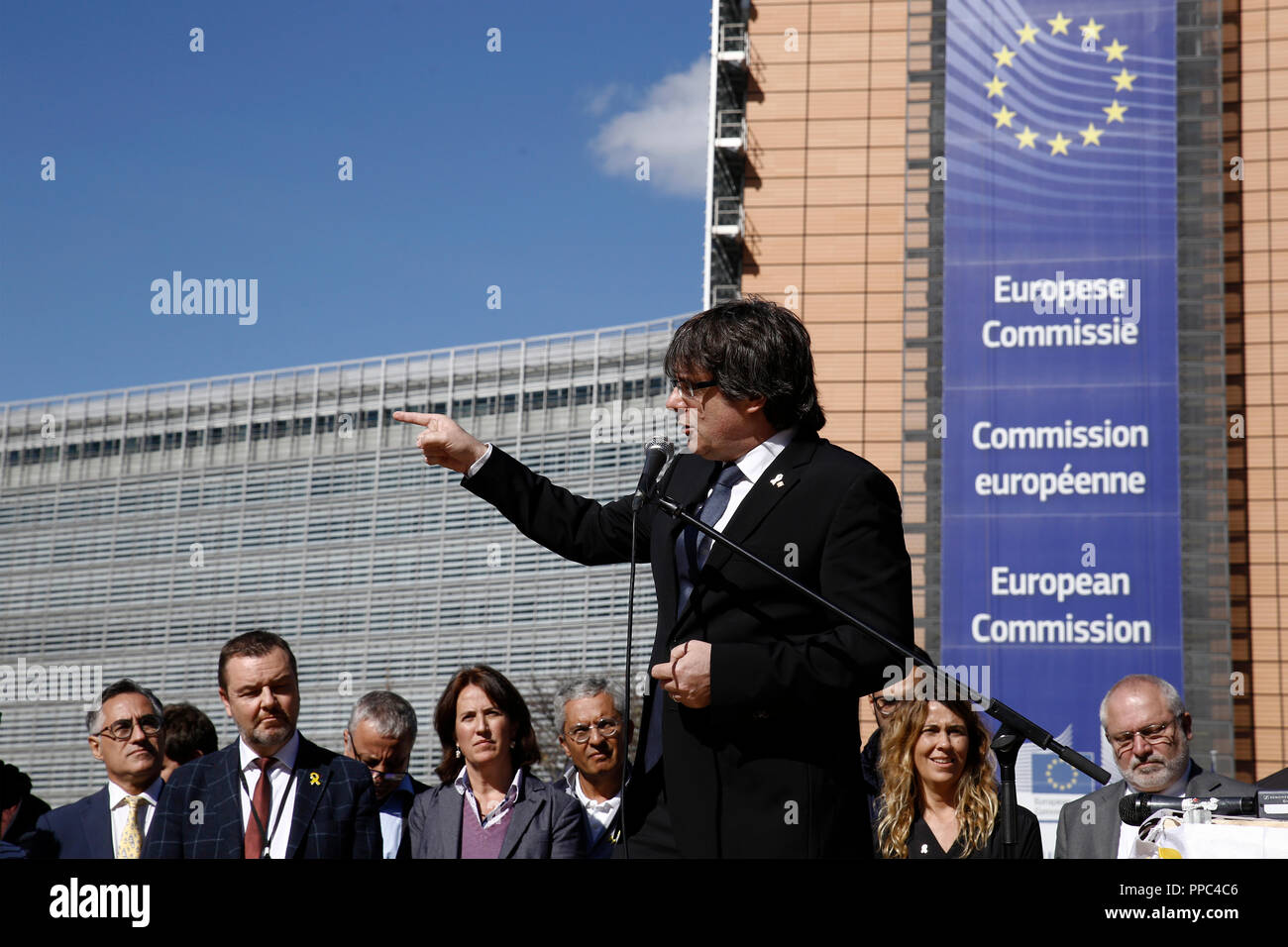 Brüssel, Belgien. 25. Sep 2018. Der ehemalige Präsident der Generalitat von Katalonien, Carles Puigdemont in einem Protest der Unterstützung verhaftet Mitglieder der ehemaligen katalanische Regierung besucht. Alexandros Michailidis/Alamy leben Nachrichten Stockfoto