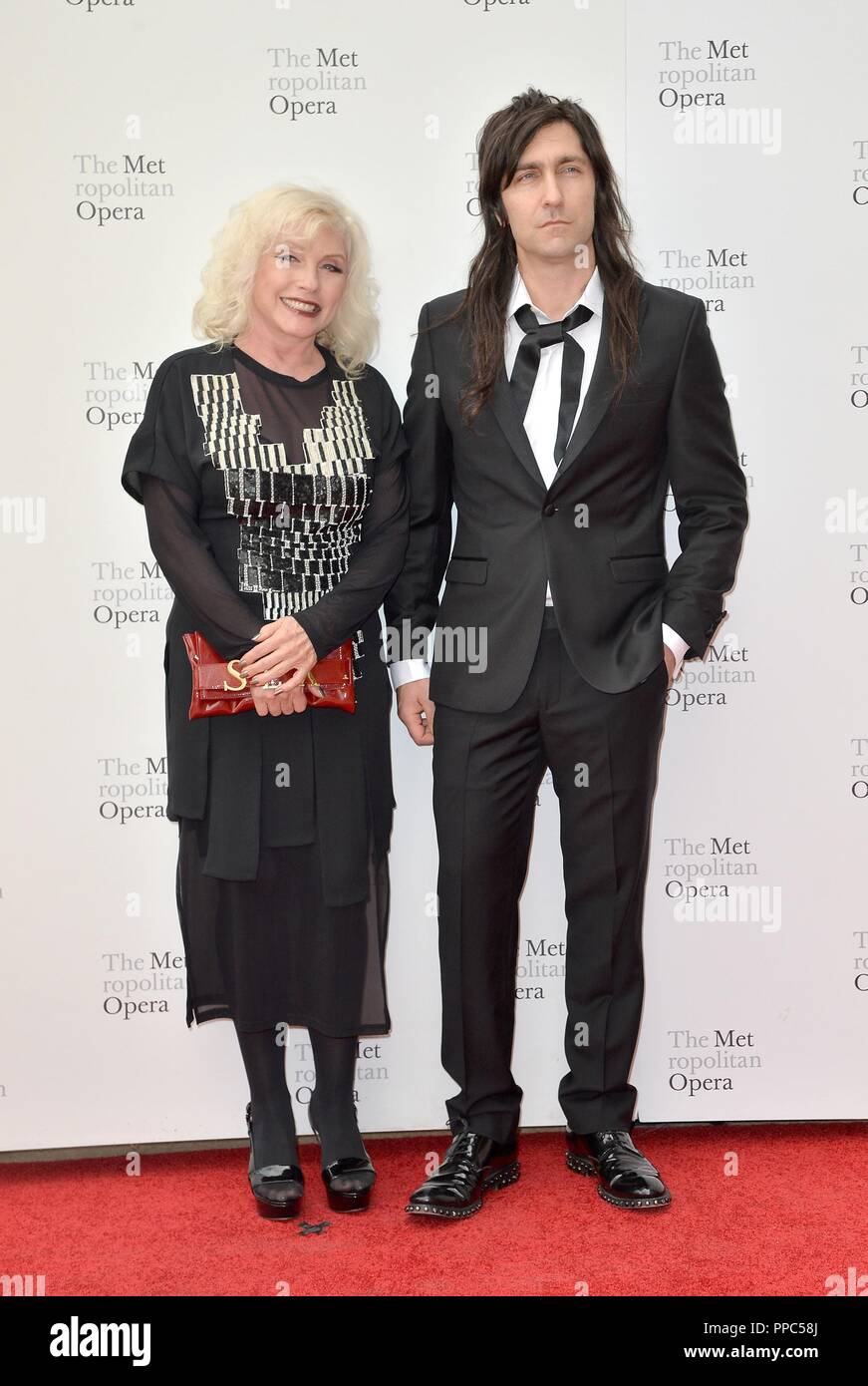 New York, NY, USA. 24 Sep, 2018. Debbie Harry in der Ankunftshalle für die Metropolitan Opera Opening Night Gala: Saint-Saens ''Samson et Dalila', Lincoln Center, New York, NY 24. September 2018. Credit: Kristin Callahan/Everett Collection/Alamy leben Nachrichten Stockfoto