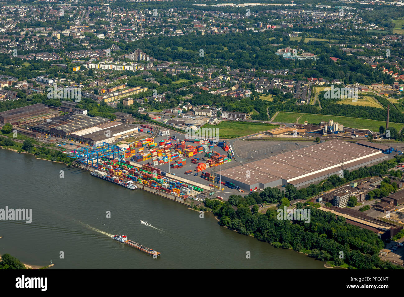 Luftaufnahme, der Duisburger Hafen, Logistik Standort Logport 2 auf dem Rhein in der Nähe von Angerhausen, Duisburg, Huckingen, Container Terminal Stockfoto