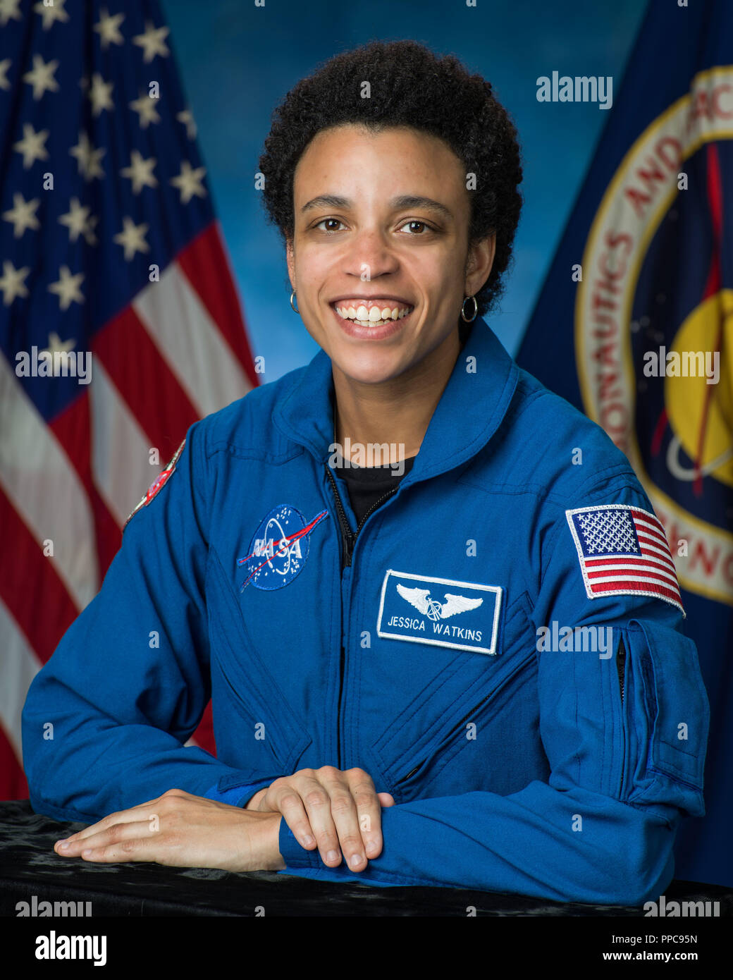 NASA-Astronaut Kandidat Jessica Watkins formale Portrait am Johnson Space Center, 28. November 2017 in Houston, Texas. Watkins ist ein US-amerikanischer Geologe, ehemaliger internationaler Rugby player und ein NASA-Astronaut Kandidat der Klasse von 2017. Stockfoto