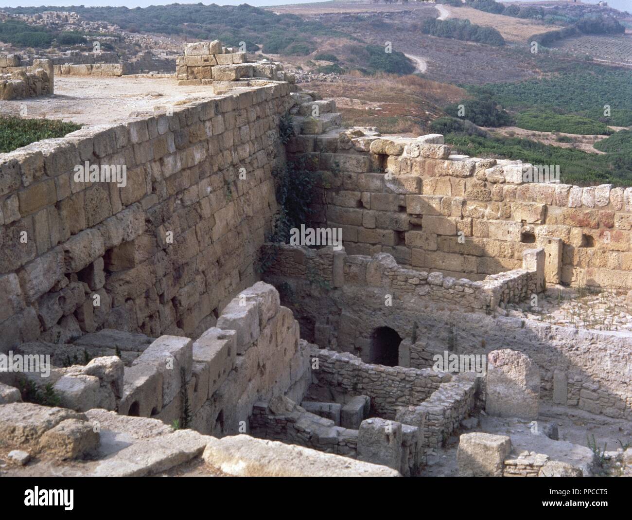 Antike Stadt Auf Sizilien 7 Buchstaben Selinunte sicily italy view acropolis -Fotos und -Bildmaterial in hoher