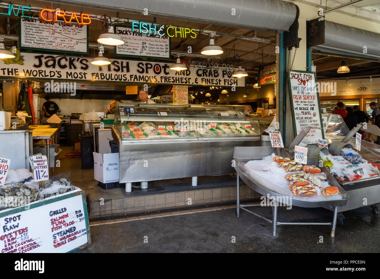 Fisch's shop Jack Fisch Punkt auf dem Pike Place Straße in die Ecke, Pike Place Market, Seattle, WA, USA. Stockfoto