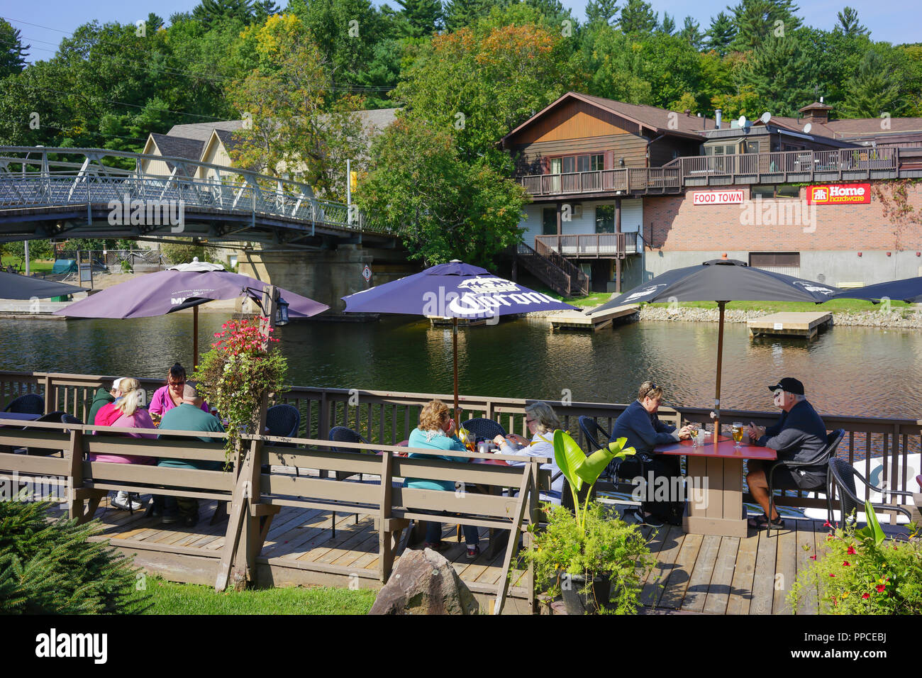 Dorest in Ontario, Kanada, an Hyw #35 schöne Aussicht, kleine Stadt Stockfoto