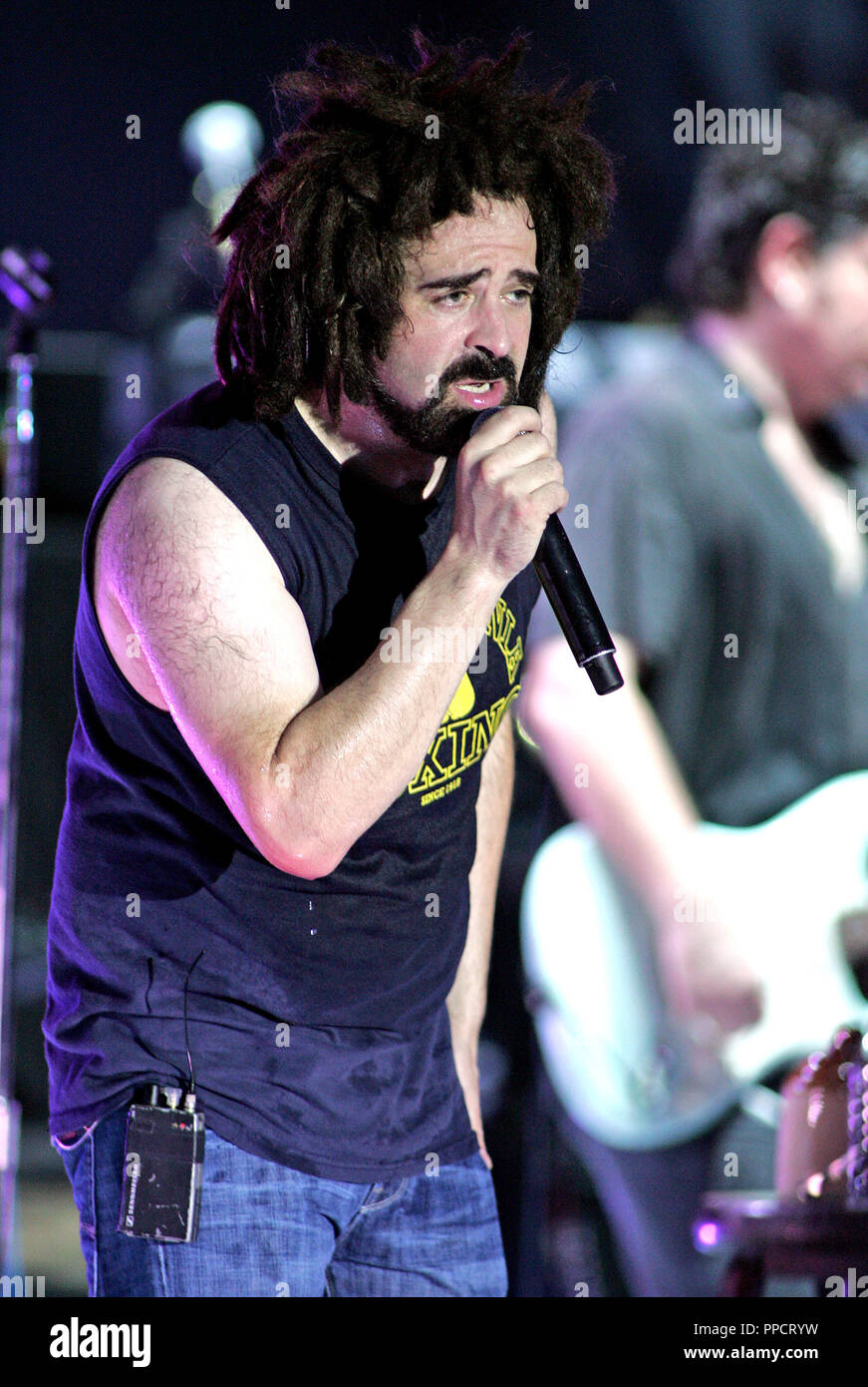 Adam Duritz mit Counting Crows führt in Konzert im Bayfront Park Amphitheater in Miami am 18. August 2009. Stockfoto