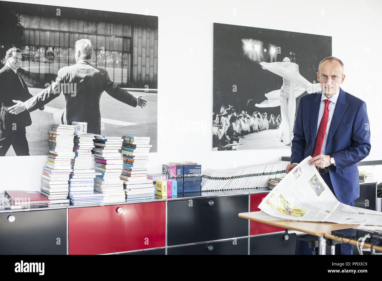 Wolfgang Krach, Chefredakteur von Sueddeutsche Zeitung, in seinem Büro in der Verlag in München. Stockfoto