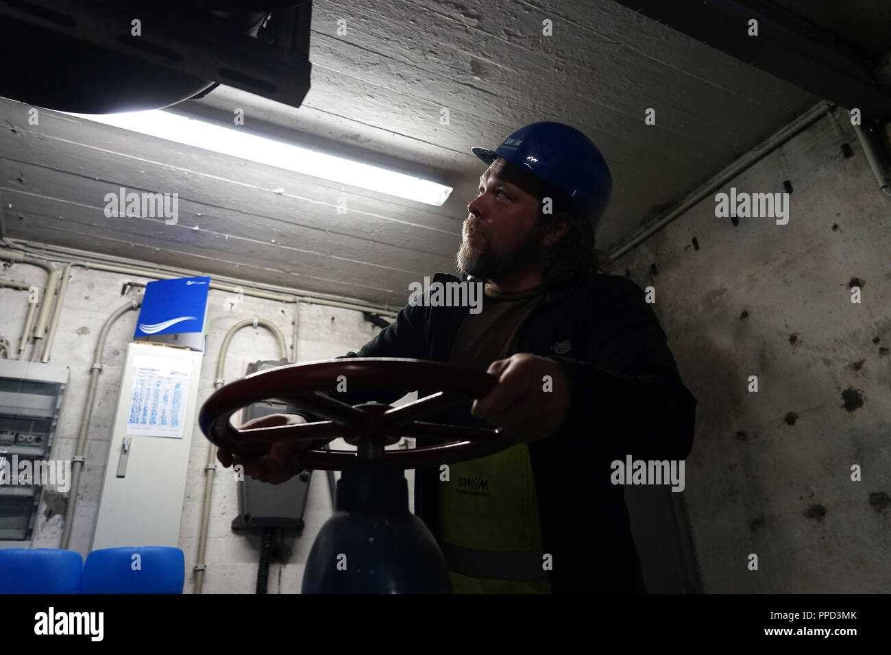 Eröffnung der Münchener Brunnen Saison 2016: Das Bild zeigt die Wittelsbacher Brunnen am Lenbachplatz in Betrieb nach der Winterpause gesetzt wurde. Stockfoto