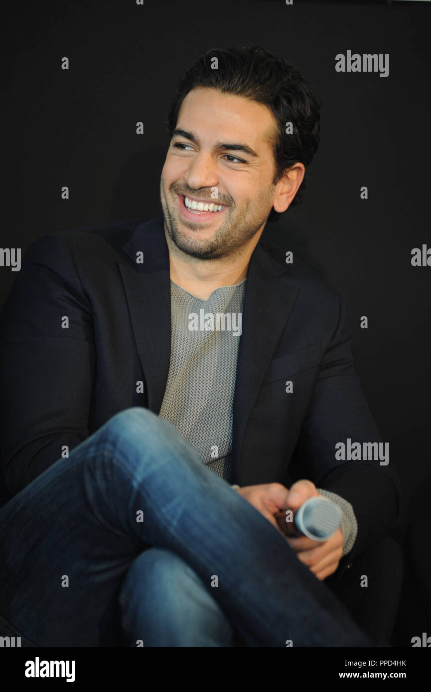 Schauspieler Elyas M'Barek bei seiner Vorstellung als das neue Gesicht der privaten Fernsehsender Sky. Stockfoto