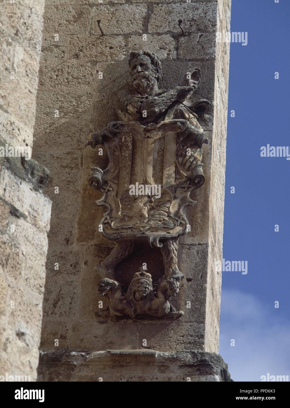 Las MEJORES DE LA IGLESIA DE SANTA MARIA DE LA ASUNCIÓN - SIGLO XVI-EXCOLEGIATA. Lage: Iglesia de Nuestra Señora de la Asunción. Roa. BURGOS. Spanien. Stockfoto