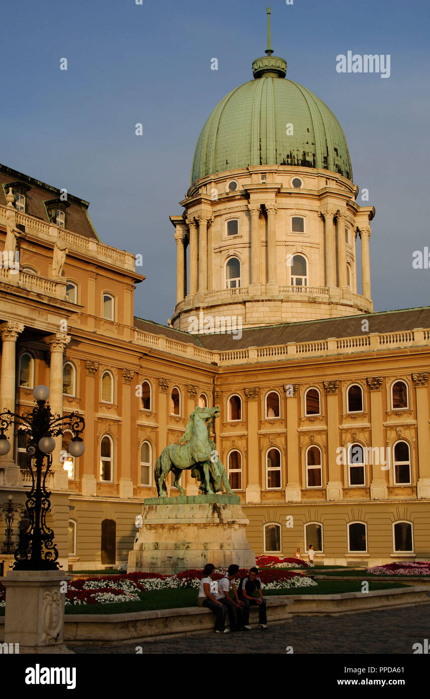 Ungarn. BUDAPEST. Detail der Königliche Palast, von Alajos HUSZMANN im neunzehnten Jahrhundert. Es beherbergt die National Gallery, unter anderen kulturellen Zentren. Stockfoto