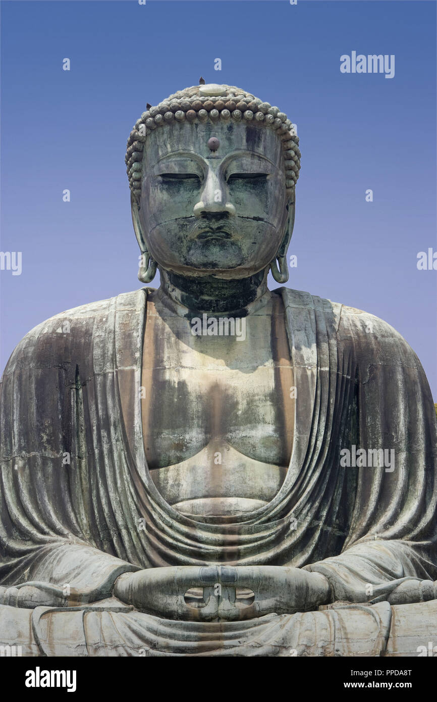 Großer Buddha (daibutsu) (1252). Zeigt Amida Buddha, Sitzen mit gekreuzten Beinen. Detail. Kotoku-in Tempel. Kamakura. Japan. Stockfoto