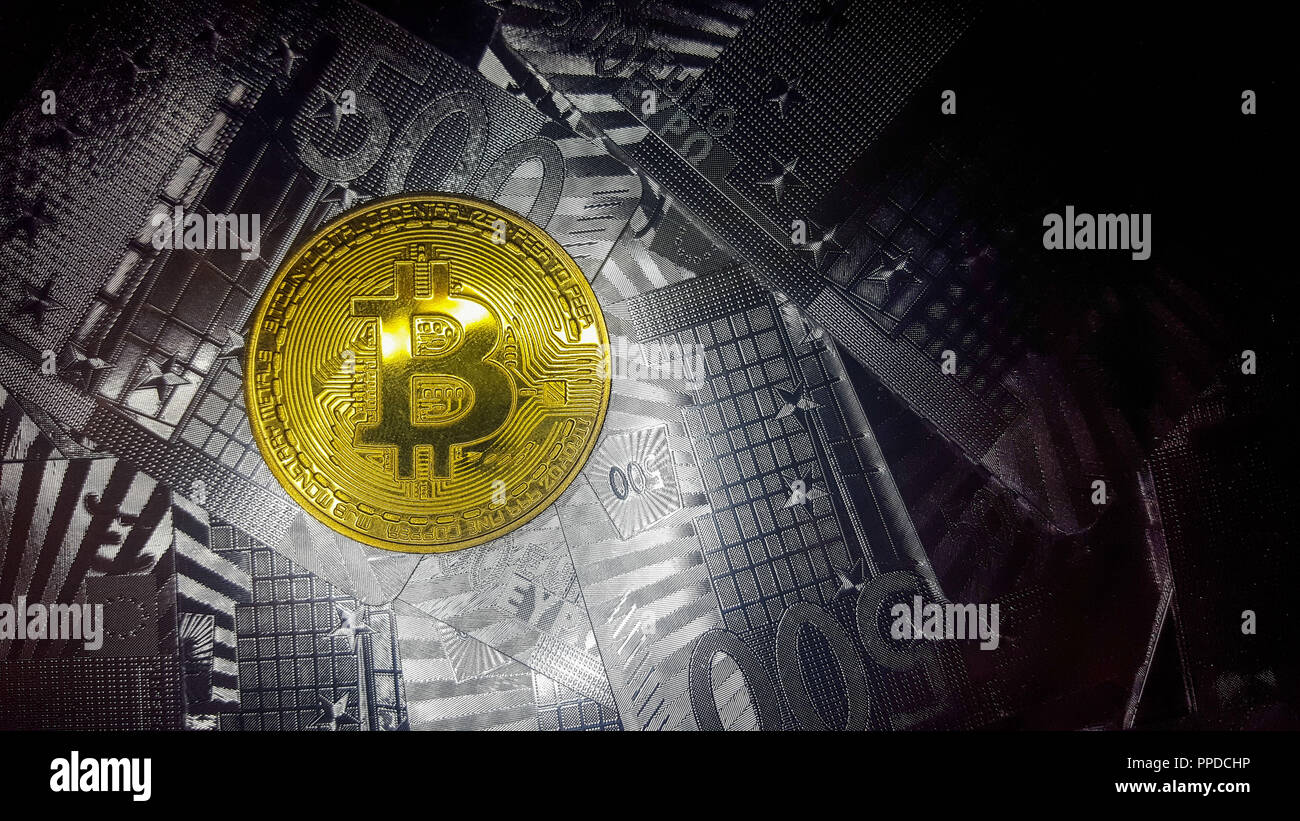 Bitcoin. Physikalische bit Münze. Digitale Währung. Cryptocurrency. Goldene Münze mit bitcoin Symbol. Vektor Illustration. Stockfoto