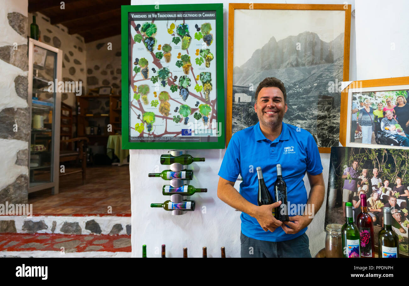 Victor Lugo Inhaber, Finca La Laja Keller, Los Berrazales, Agaete Tal, Insel Gran Canaria, Kanarische Inseln, Spanien, Europa Stockfoto