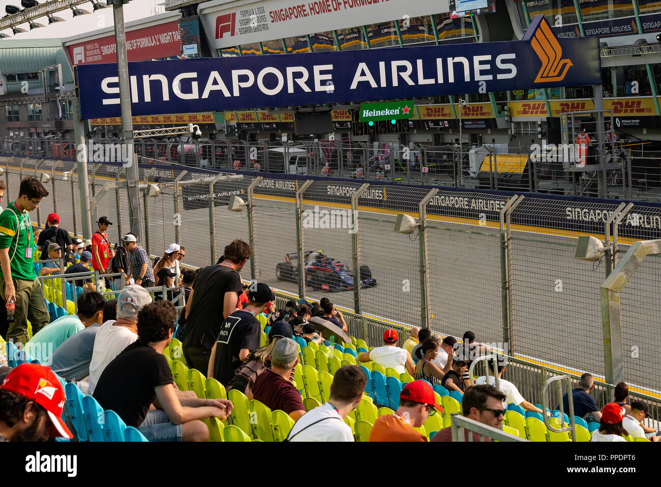 Die Grube Garagen von der Grube Tribüne an der Formel-1-Rennen in der Marina Bay in Singapur Republik Singapur Asien Stockfoto