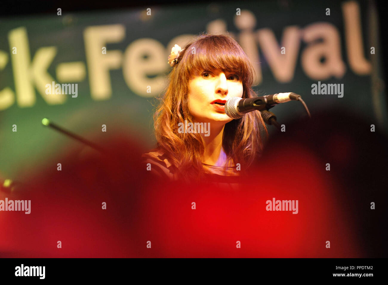 Stadt-Land-rock-festival! Die SZ-Jugendseite (Junge Abschnitt der SZ) präsentiert junge Münchner Bands beim Tollwood Festival vom 30. Juni bis 3. Juli. Hier, Eleonora. Stockfoto