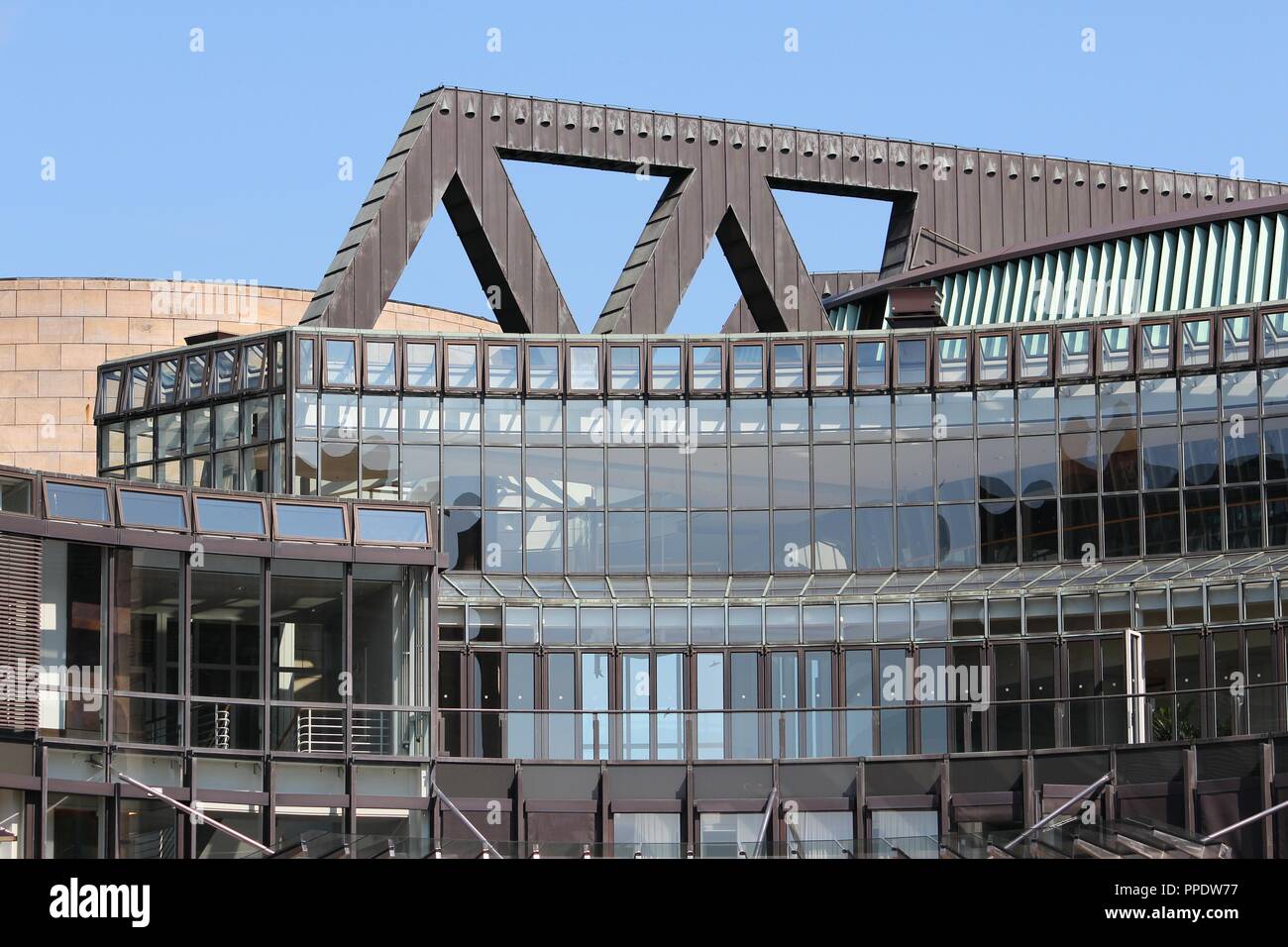 Düsseldorf, Deutschland - 8. JULI 2013: Landtag von Nordrhein-Westfalen in Deutschland. Es ist der Staat Parlament mit 237 Sitzen. Stockfoto