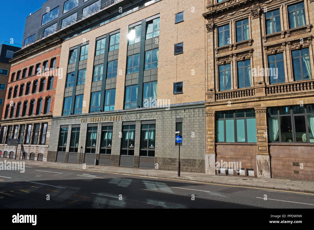 Fassade des Shankly Hotel, ein luxuriöses Bill Shankly Themenhotel in Whitechapel Liverpool UK Stockfoto