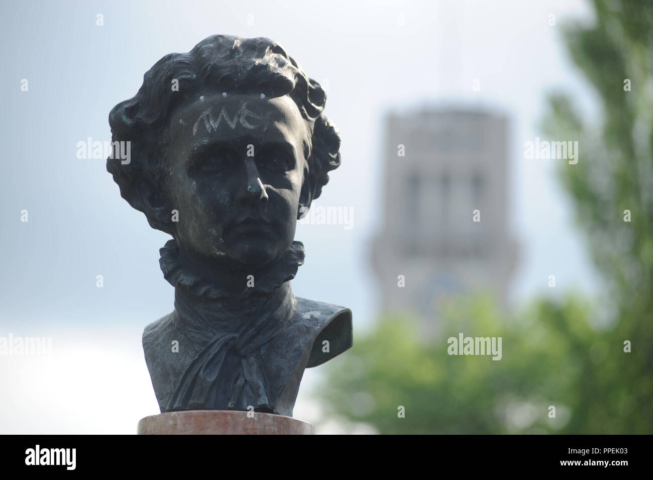 Die Büste von König Ludwig am Isarbalkon auf dem Cornelius Brücke in München, 2016 Stockfoto