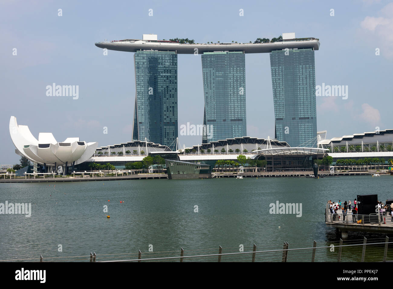 Die Ikonischen Marina Bay Sands Hotel und die ArtScience Museum auf die Bucht in der Innenstadt von Singapur Republik Singapur Asien Stockfoto