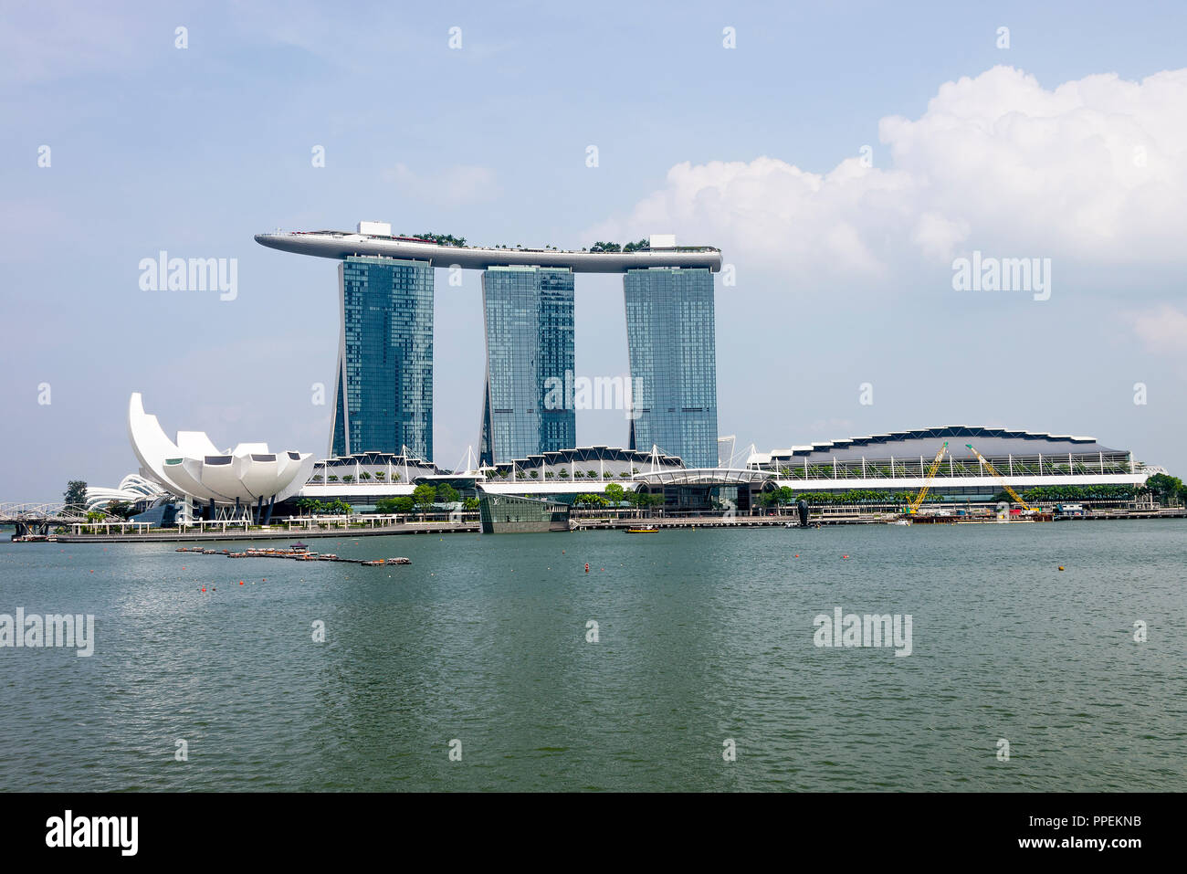 Die Ikonischen Marina Bay Sands Hotel und die ArtScience Museum auf die Bucht in der Innenstadt von Singapur Republik Singapur Asien Stockfoto