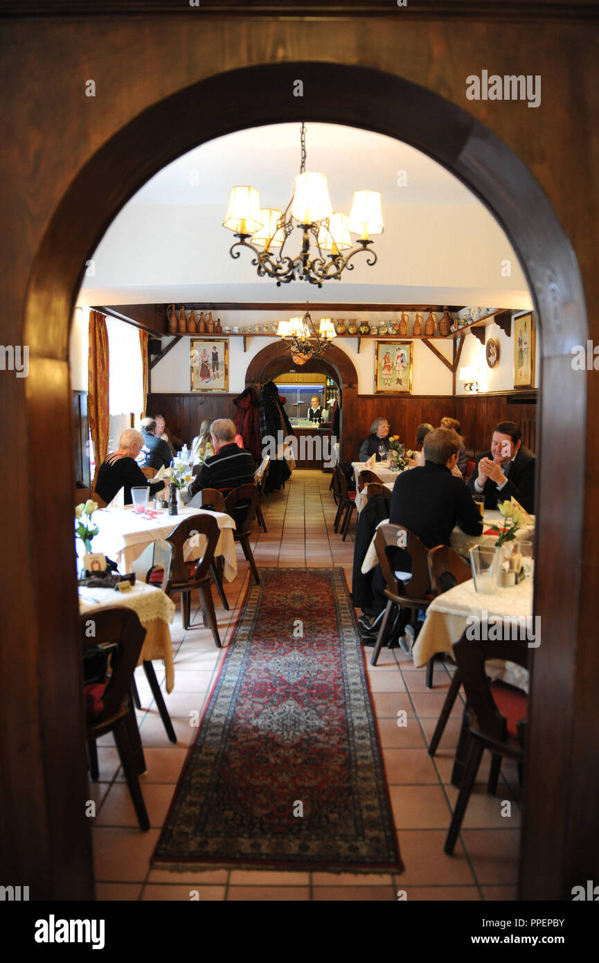 Dalmatiner Grill Restaurant' in der Geibelstrasse 10 in Bogenhausen bietet  Balkan Küche des ehemaligen Jugoslawien Stockfotografie - Alamy