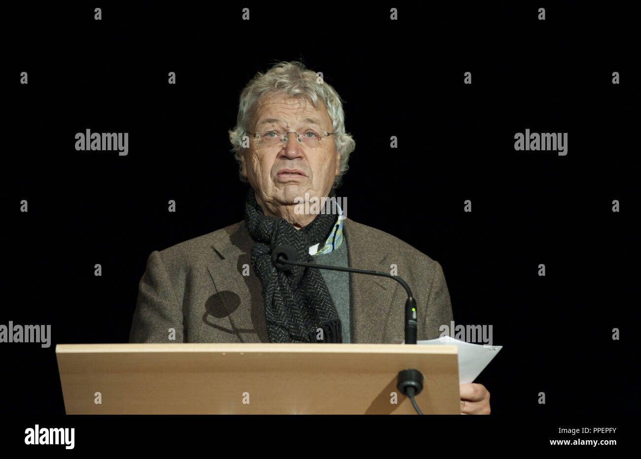 Schirmherr Gerhard Polt, spricht bei der Präsentation der Eelen-Art', die Kunst Sponsoring für Psychiatrie erfahrene Künstler, Haar, Deutschland Stockfoto